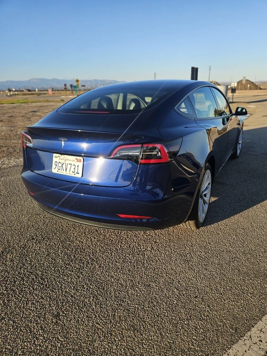 2023 Tesla Model 3 - Image 3 of 11
