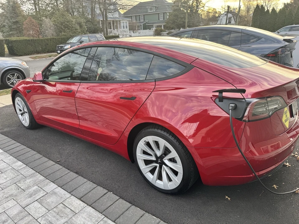 2023 Tesla Model 3 - Image 3 of 12