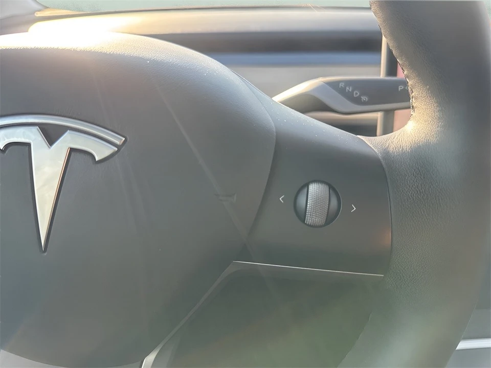 2023 Tesla Model 3 - Image 17 of 21