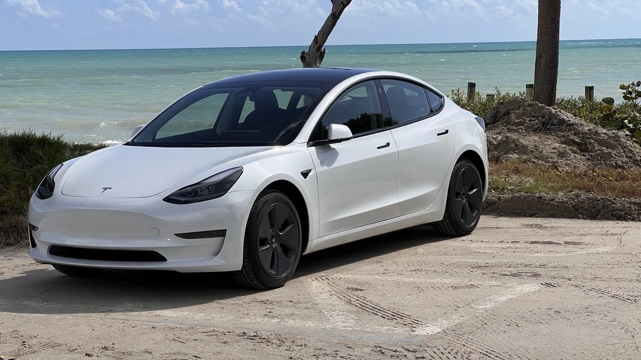 2023 Tesla Model 3 - Image 3 of 21