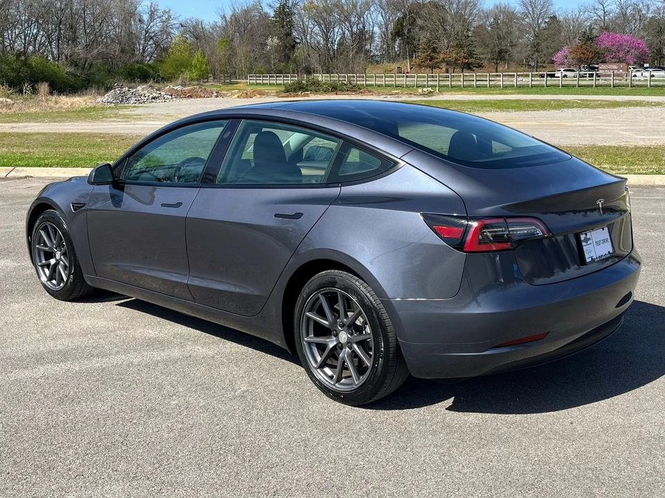 2023 Tesla Model S - Image 4 of 21