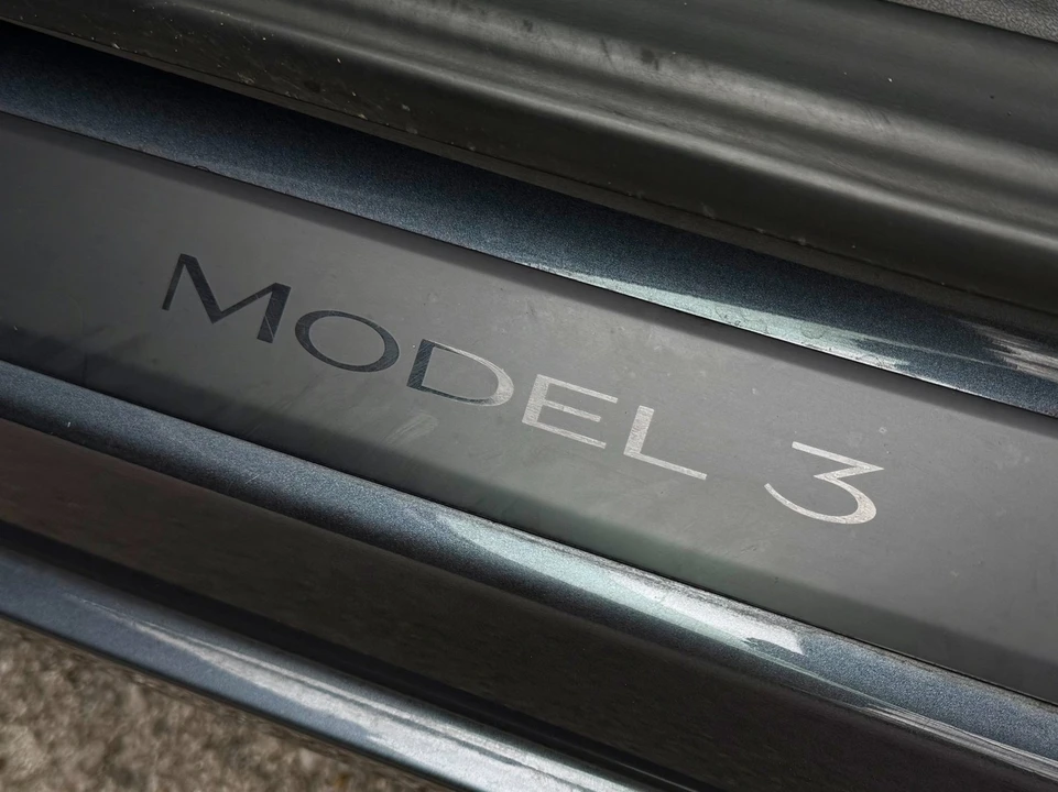 2023 Tesla Model S - Image 13 of 21