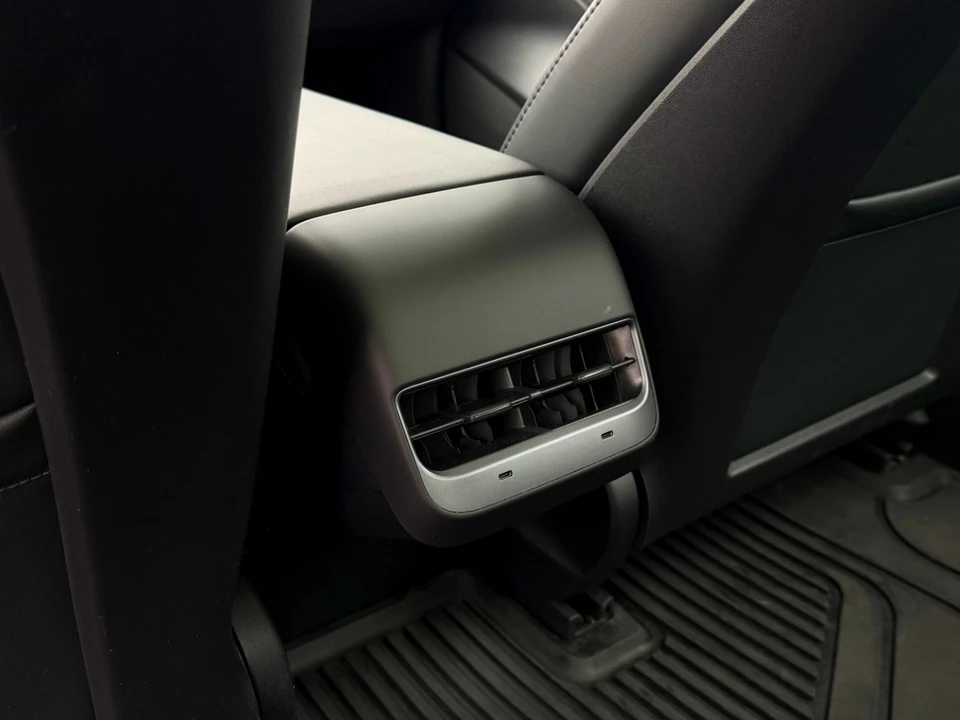 2023 Tesla Model S - Image 18 of 21