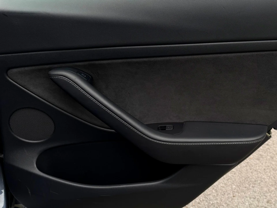 2023 Tesla Model S - Image 19 of 21