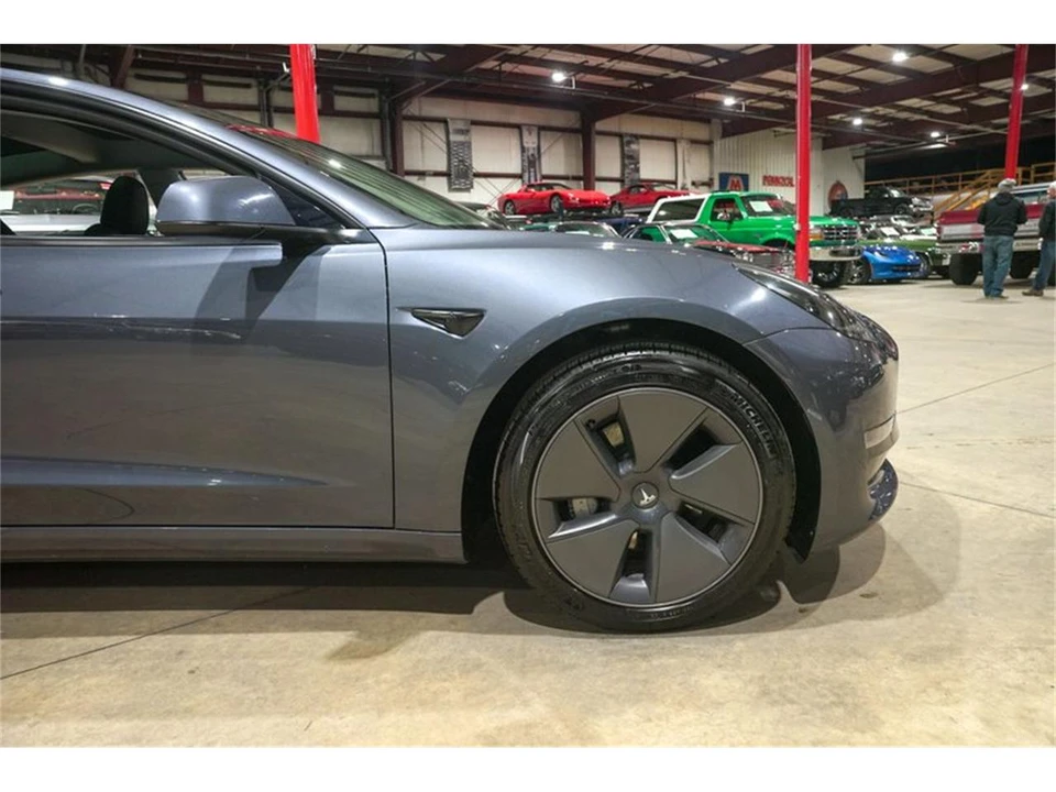 2023 Tesla Model 3 - Image 11 of 31