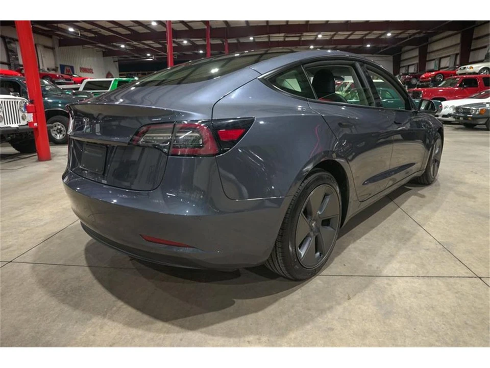 2023 Tesla Model 3 - Image 8 of 31