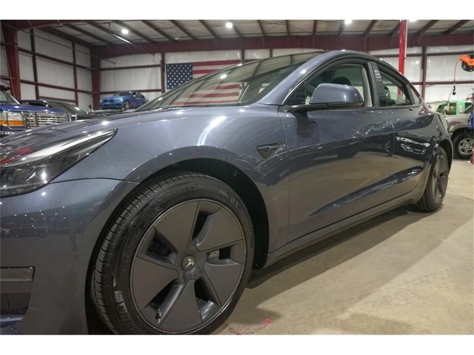 2023 Tesla Model 3 - Image 28 of 31