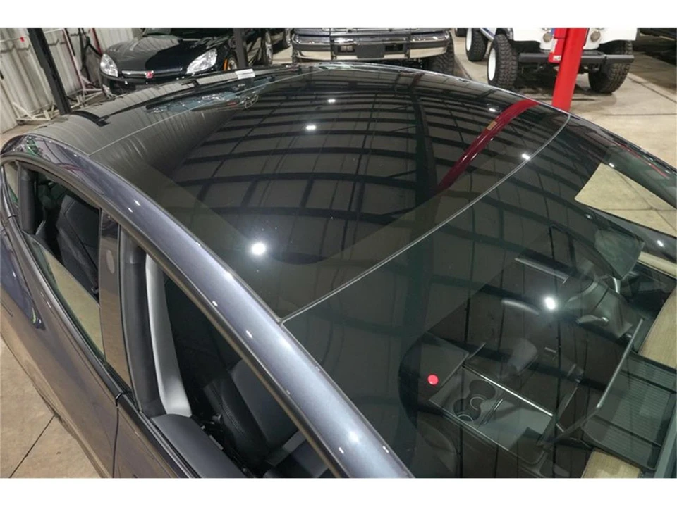 2023 Tesla Model 3 - Image 19 of 31