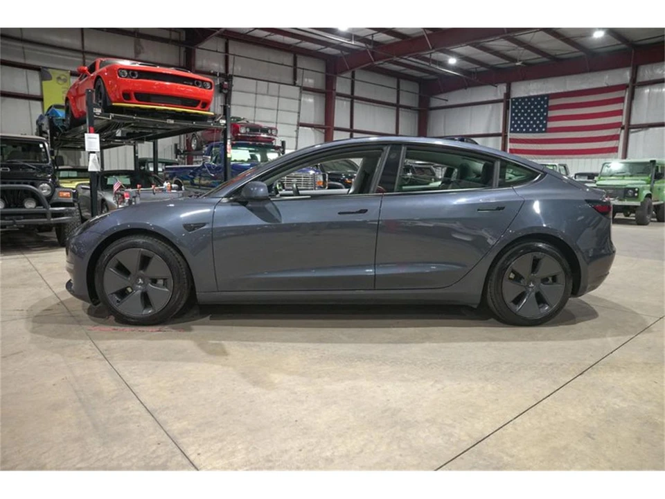 2023 Tesla Model 3 - Image 4 of 31