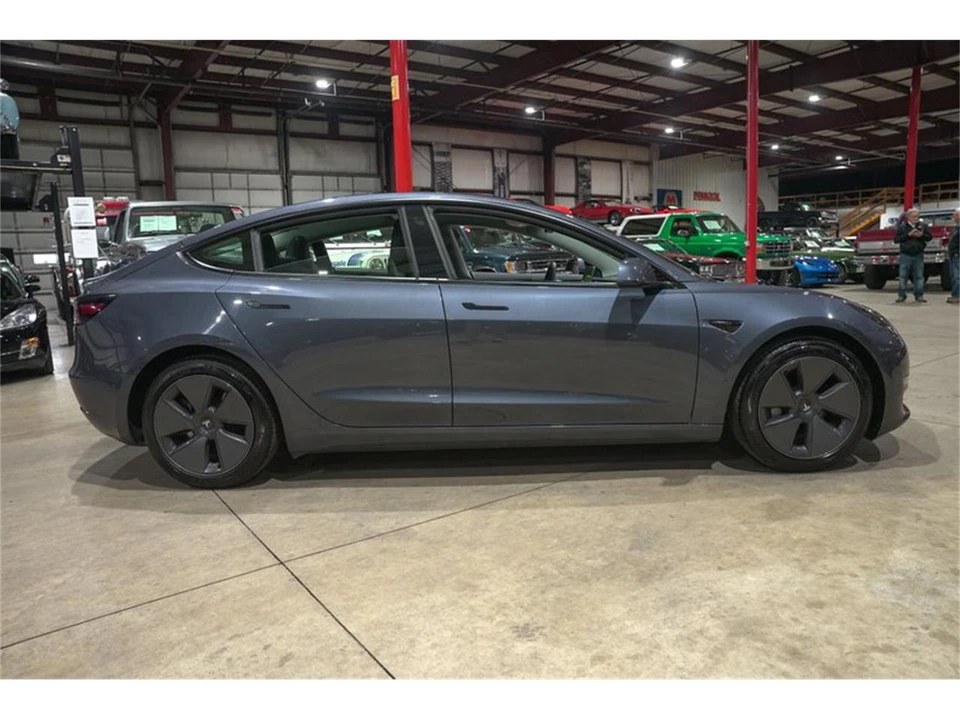 2023 Tesla Model 3 - Image 10 of 31