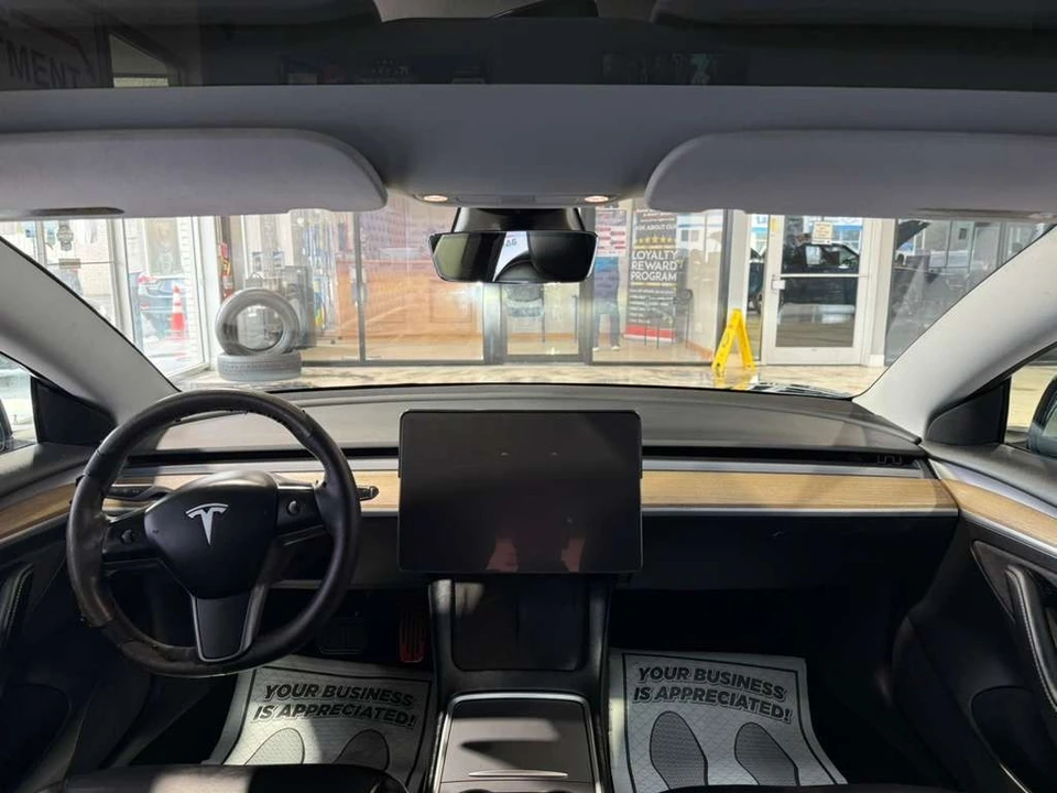 2023 Tesla Model S - Image 18 of 21