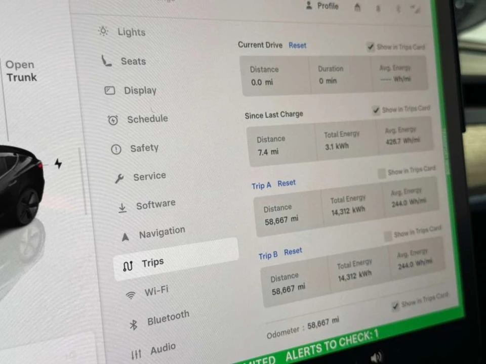2023 Tesla Model S - Image 13 of 21