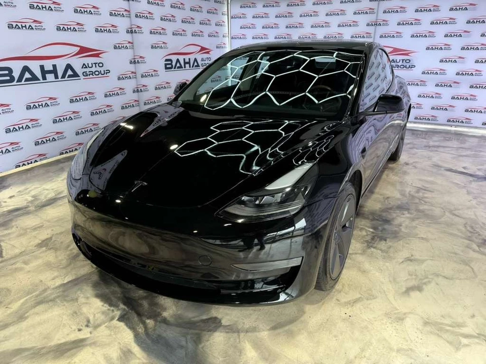 2023 Tesla Model S - Image 2 of 21