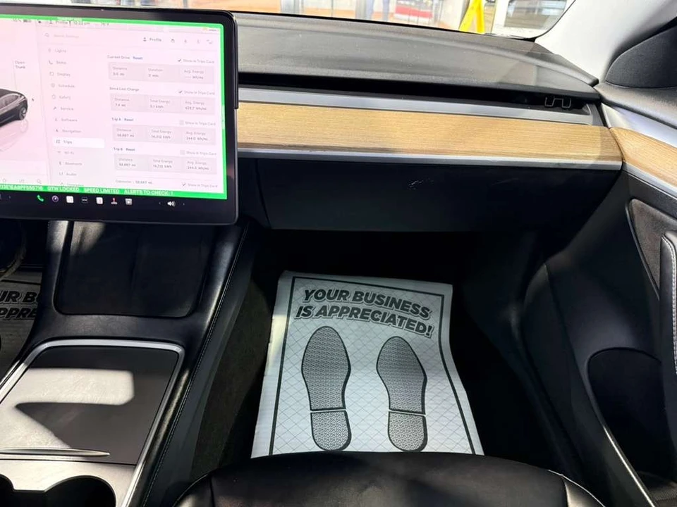 2023 Tesla Model S - Image 14 of 21