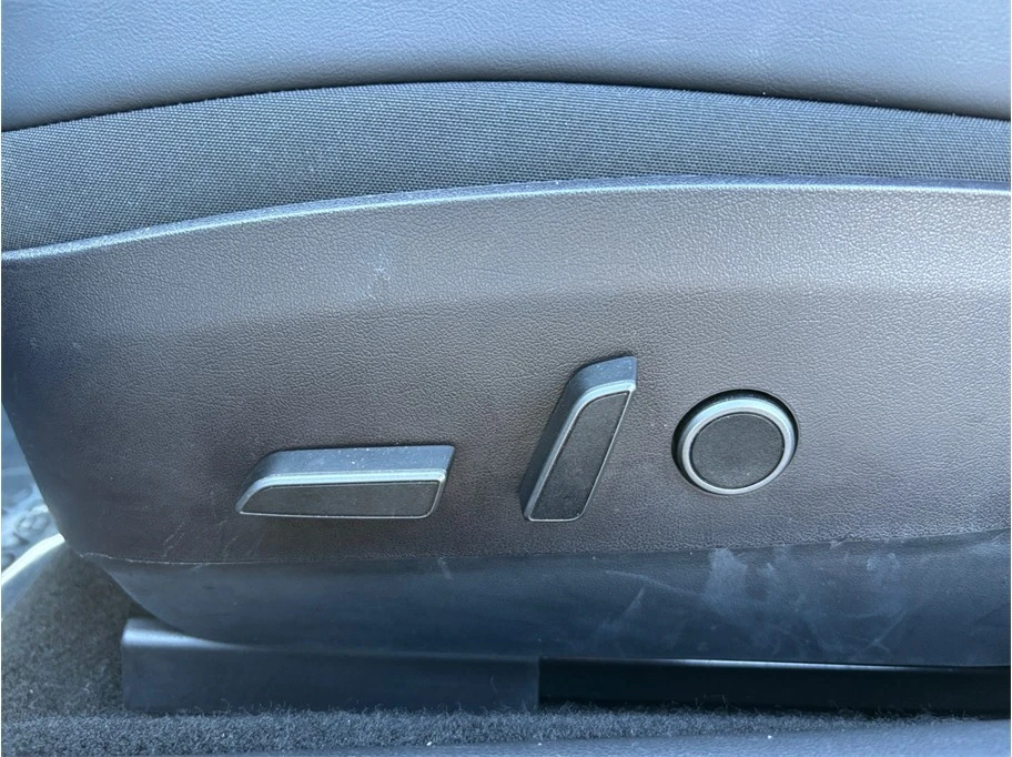 2023 Tesla Model S - Image 18 of 21