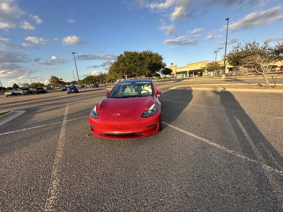 2023 Tesla Model 3 - Image 10 of 21