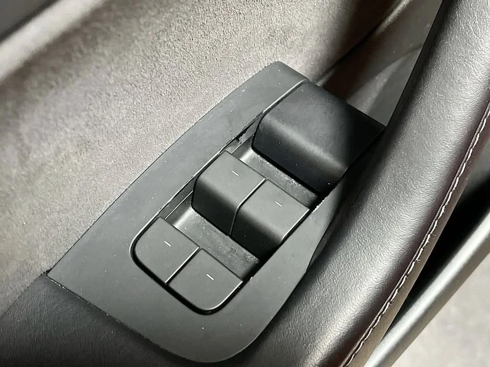 2023 Tesla Model 3 - Image 17 of 20