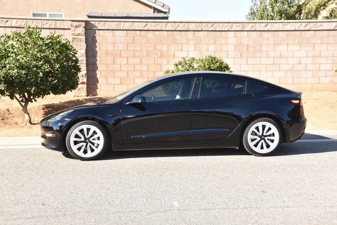 2023 Tesla Model 3 - Image 5 of 12