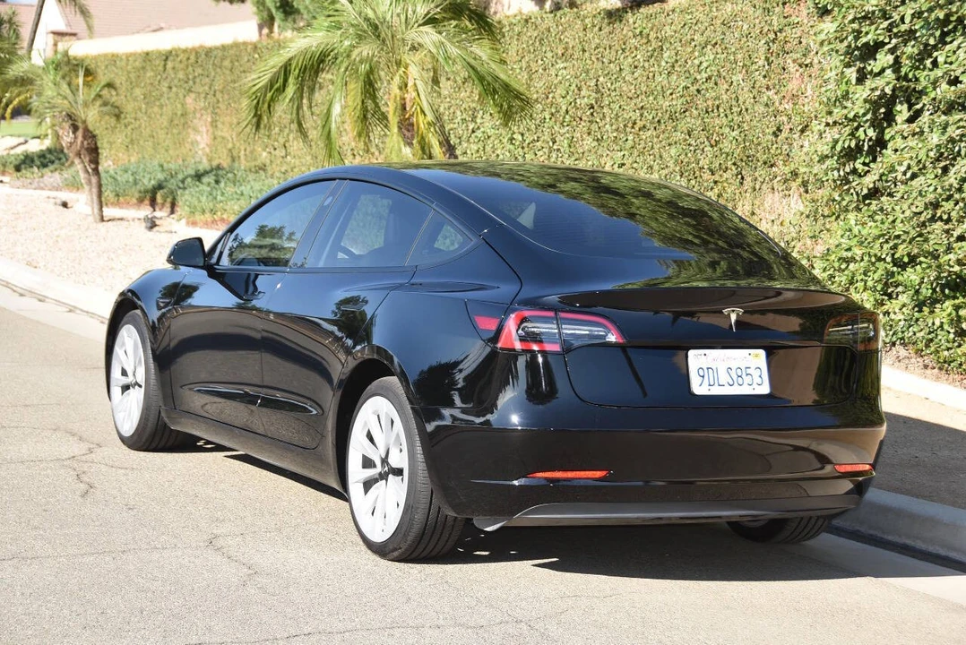 2023 Tesla Model 3 - Image 9 of 12