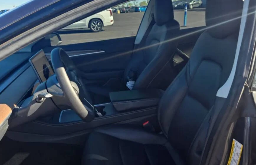 2023 Tesla Model 3 - Image 9 of 9
