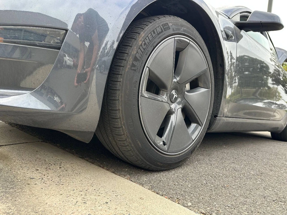 2023 Tesla Model 3 - Image 7 of 12