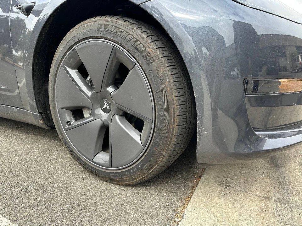 2023 Tesla Model 3 - Image 8 of 12