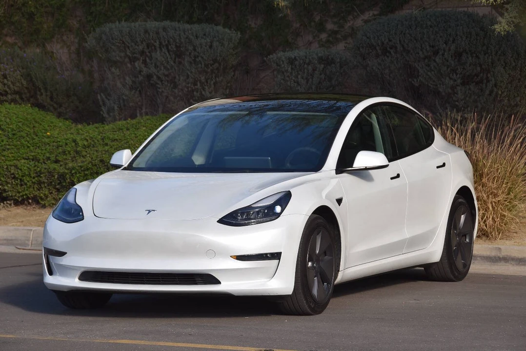 2023 Tesla Model 3 - Image 5 of 12