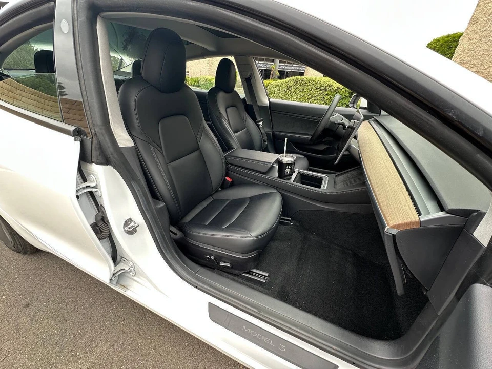2023 Tesla Model 3 - Image 11 of 12
