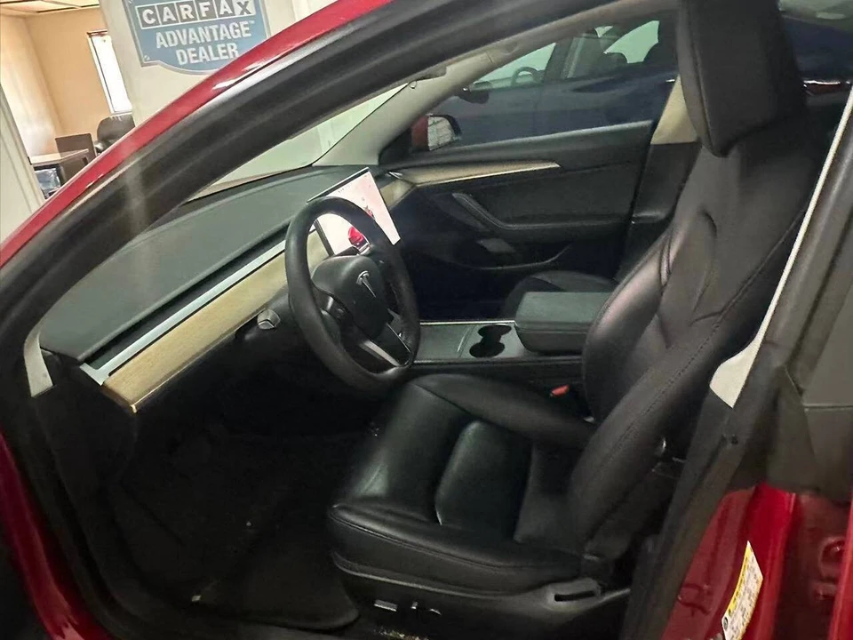 2023 Tesla Model 3 - Image 7 of 10