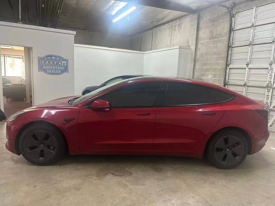 2023 Tesla Model 3 - Image 4 of 10