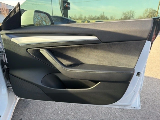 2023 Tesla Model 3 - Image 20 of 21