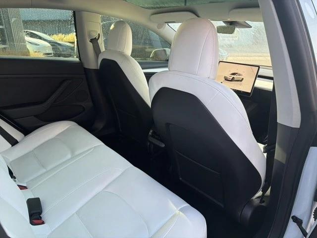 2023 Tesla Model 3 - Image 18 of 21