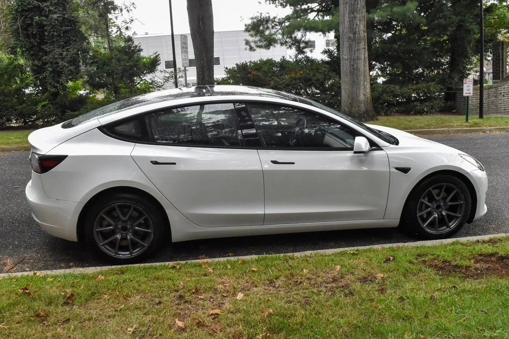 2023 Tesla Model 3 - Image 9 of 21