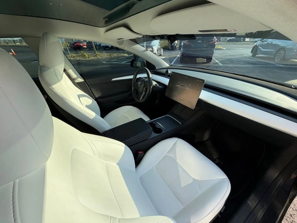 2023 Tesla Model 3 - Image 10 of 13