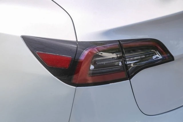 2023 Tesla Model 3 - Image 8 of 21