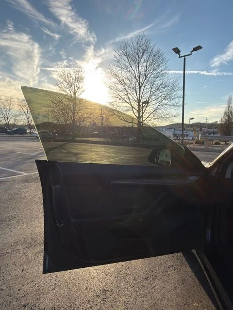 2023 Tesla Model 3 - Image 8 of 18