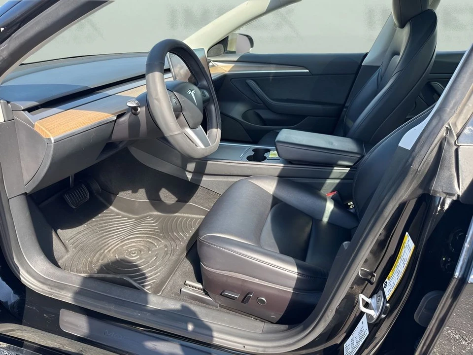 2023 Tesla Model 3 - Image 9 of 21