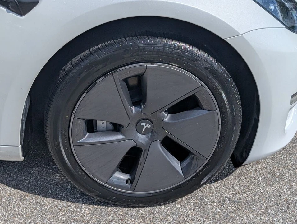 2023 Tesla Model 3 - Image 9 of 21
