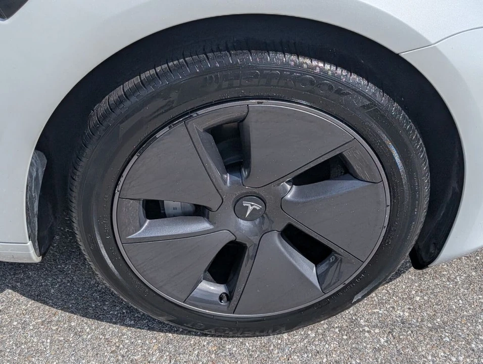 2023 Tesla Model 3 - Image 17 of 21
