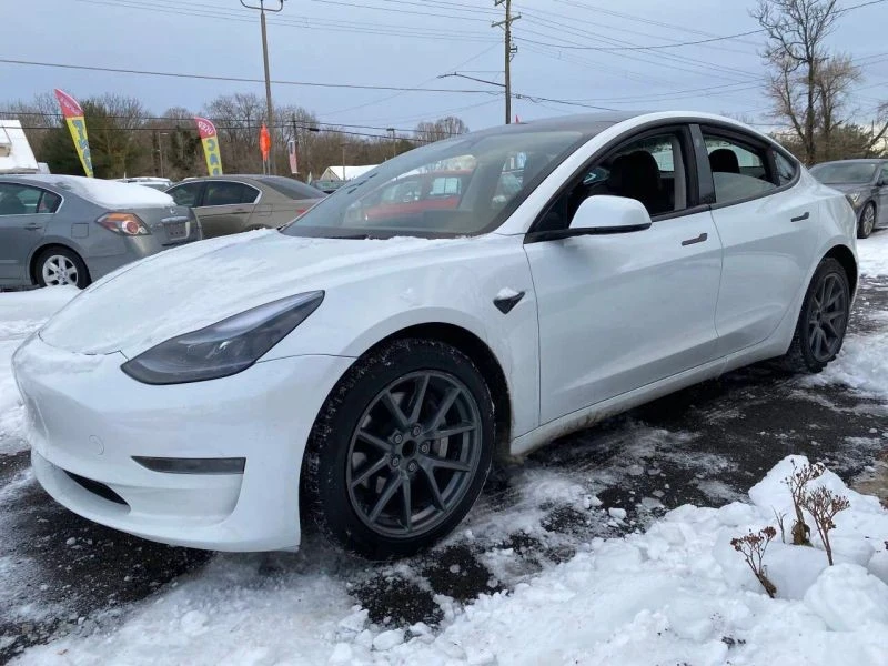 2023 Tesla Model 3 - Image 9 of 12