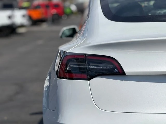 2023 Tesla Model 3 - Image 8 of 12