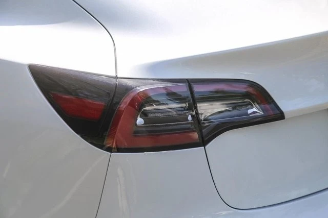 2023 Tesla Model 3 - Image 8 of 21