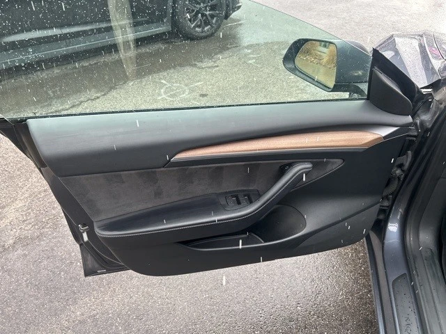 2023 Tesla Model 3 - Image 2 of 17