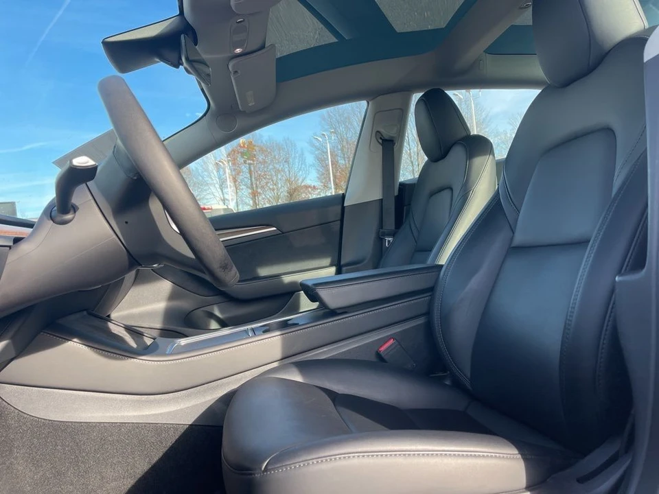 2023 Tesla Model 3 - Image 10 of 12