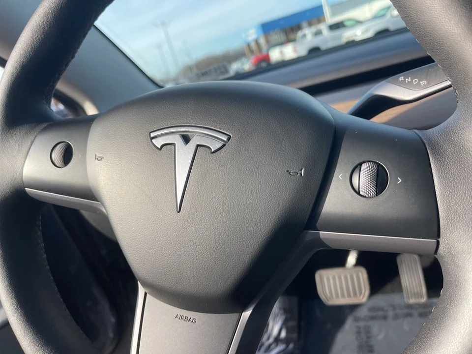 2023 Tesla Model 3 - Image 18 of 21