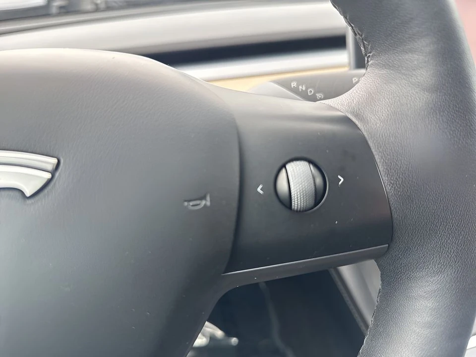 2023 Tesla Model 3 - Image 16 of 21