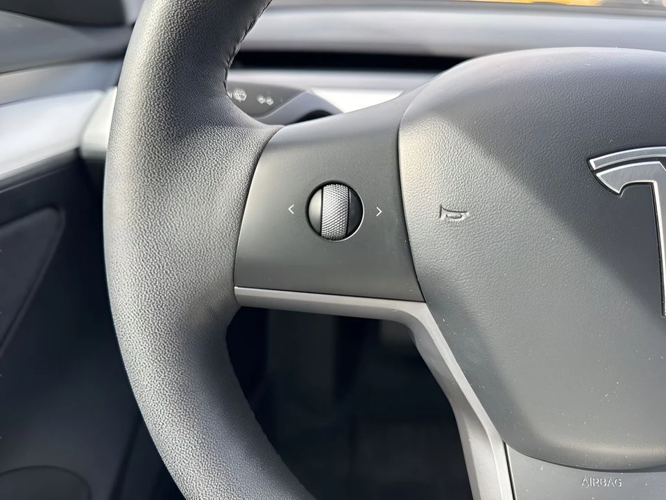 2023 Tesla Model 3 - Image 16 of 21
