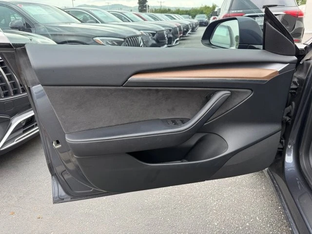 2023 Tesla Model 3 - Image 11 of 12