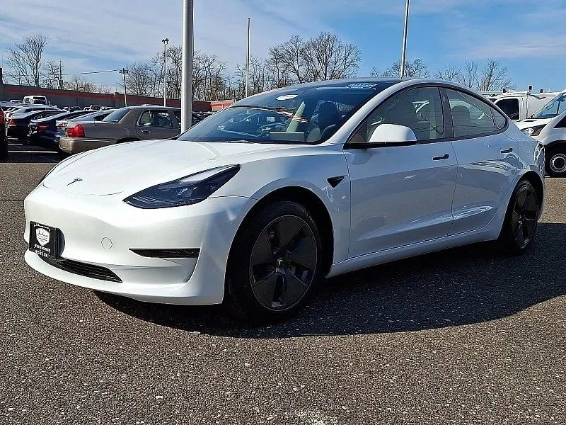 2023 Tesla Model 3 - Image 4 of 12