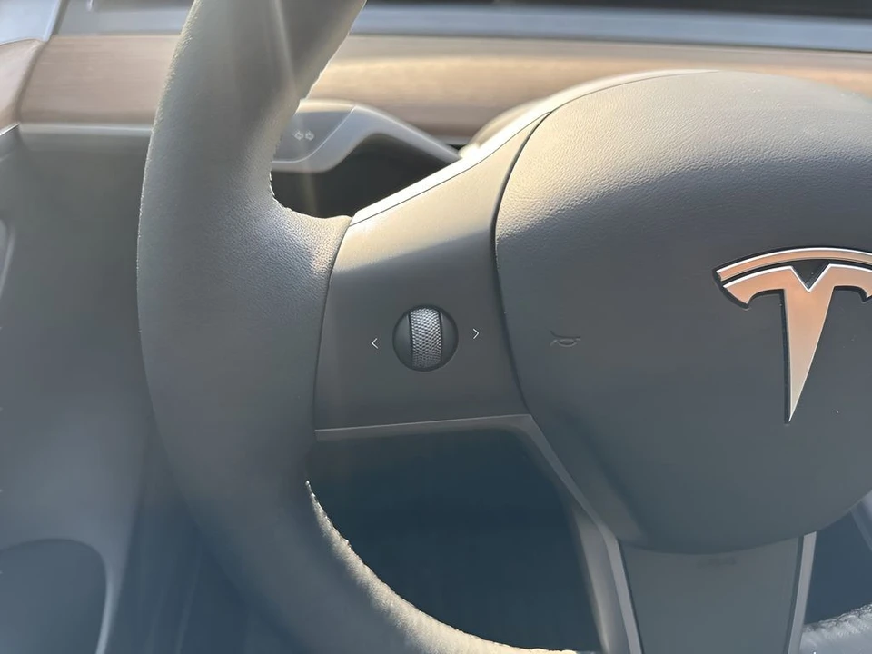2023 Tesla Model 3 - Image 16 of 21